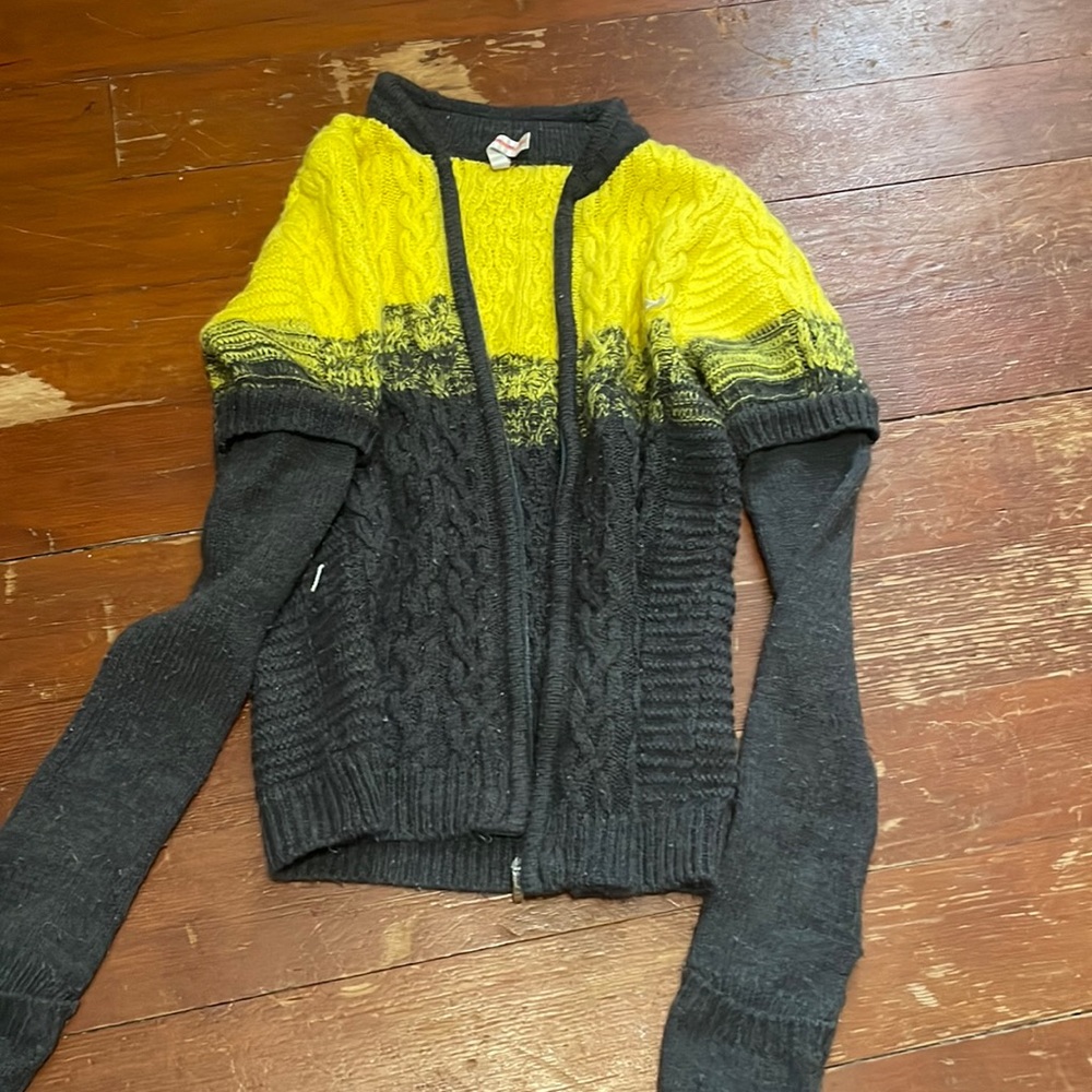 Sweater with sleeves